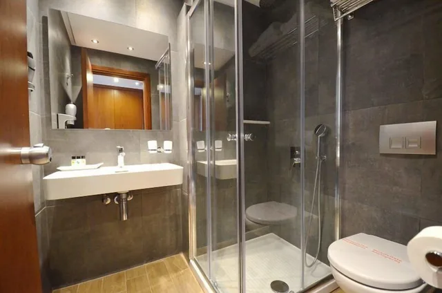 غرفة قياسية بسرير كوين بإطلالة على البحر، Evilion Sea And Sun Hotel 5/5