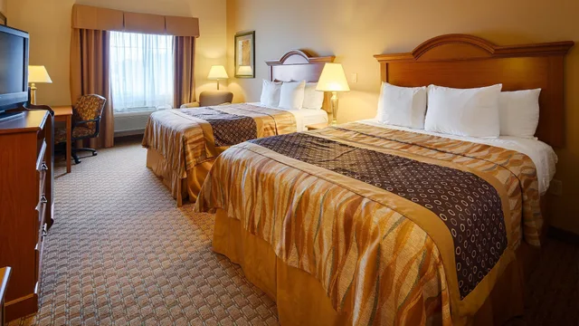 غرفة قياسية بسريرين كوين، Best Western Plus New Caney Inn and Suites 6/10