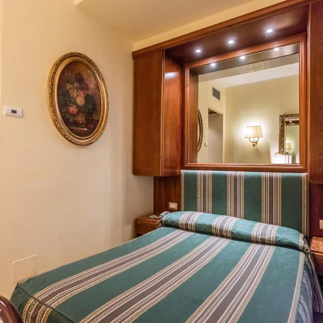 Economy, Double or Twin Bed, Raeli Hotel Luce 2/10