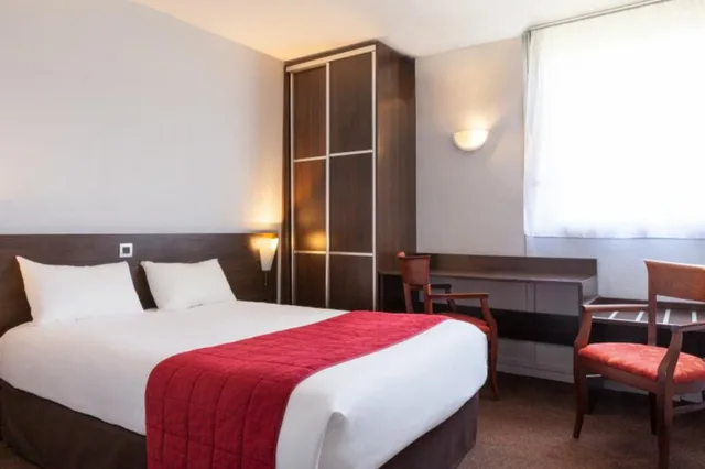 غرفة قياسية بسرير مزدوج أو سريرين منفصلين، Best Western Hotel du Phare 5/10