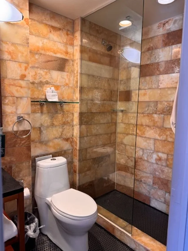 جناح بسرير كينج، The Tudor Arms Hotel Cleveland - a DoubleTree by Hilton 3/5