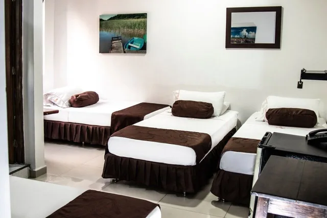 غرفة قياسية رباعية بأربعة أسرّة، Hotel Casa 10 1/4