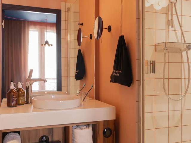 Medium Room، 25hours Hotel Paris Terminus Nord 9/10
