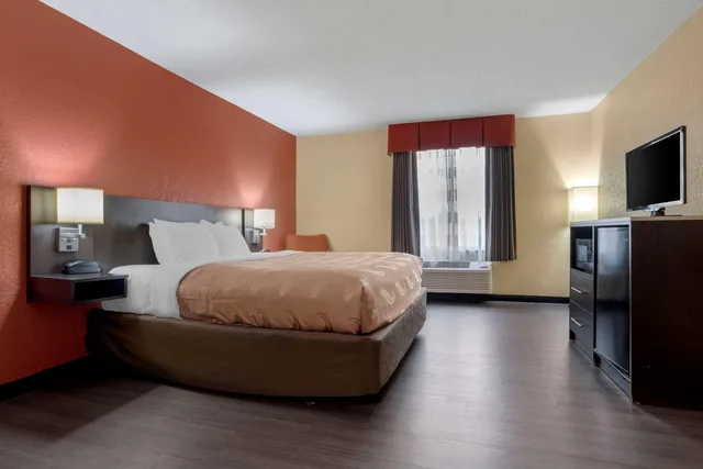 غرفة بسرير كينج، Quality Inn Phenix City Columbus 5/8