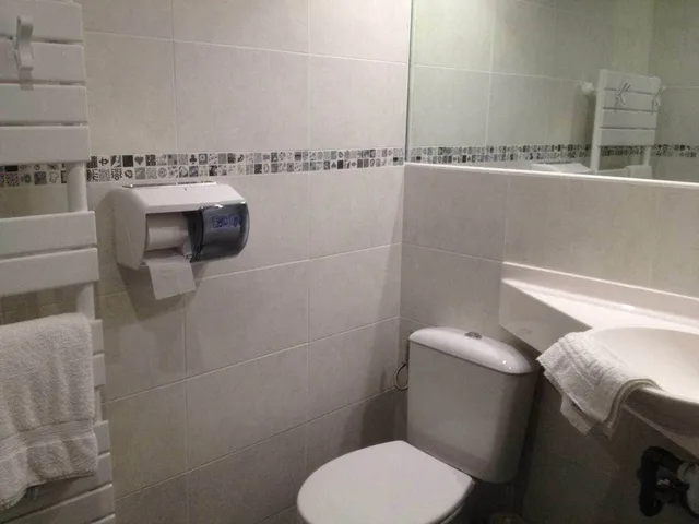 Family, Single Bed, Sofa, BRIT HOTEL SAINT-QUENTIN 6/8