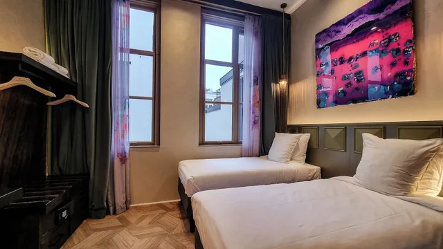 غرفة قياسية بسريرين منفصلين، Mister Highland Hotel 1/2