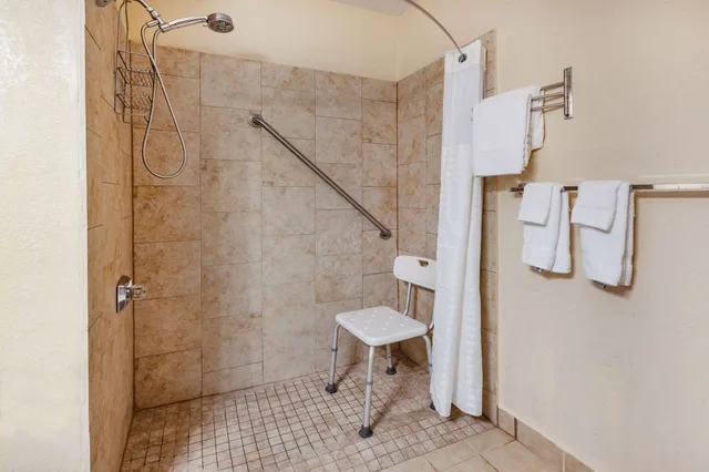 غرفة بسرير كينج لذوي الإعاقة، Baymont by Wyndham Perrysburg/Toledo 8/10