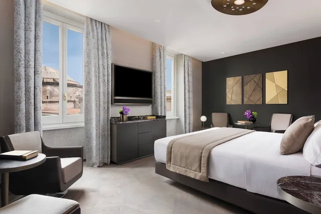 جناح بسرير كينج بغرفة نوم واحدة، The Pantheon Iconic Rome Hotel, Autograph Collection 3/10