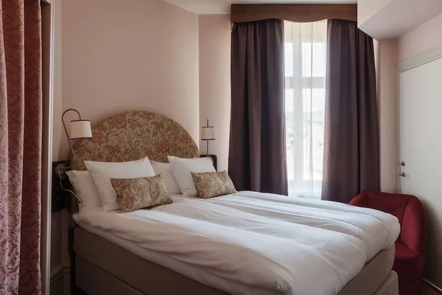 Standard, Queen Bed, Hotel Ruth Worldhotels Crafted 1/4