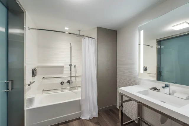 غرفة بسريرين كوين لذوي الإعاقة، Ac Hotel Worcester 4/4