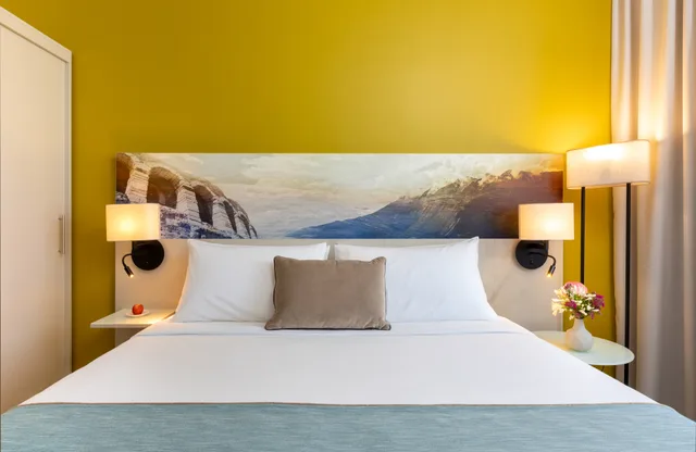 Comfort, Single, Double Bed, Leonardo Hotel Verona 2/3