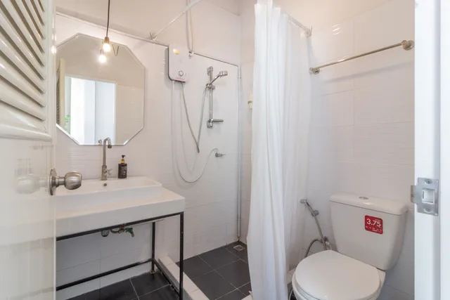 غرفة قياسية بسرير مزدوج بحمام خاص، Beige Poshtels Hostel 6/8