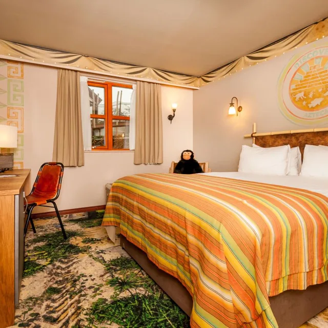 AZTECA Discovery Family Room، Chessington Resort Hotels 1/9