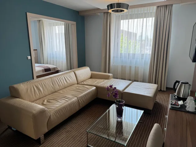 جناح جونيور بحوض استحمام، Hotel Famulus 3/5
