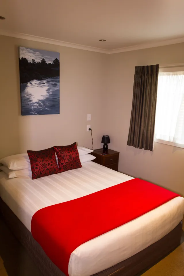 غرفة تنفيذية بسرير كوين، Albert Court Motor Lodge 1/3