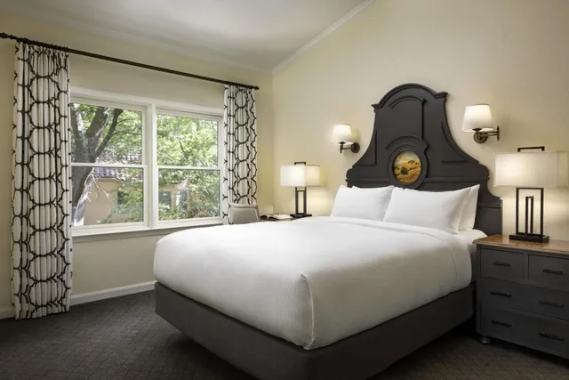 1 Bedroom, Suite, King Bed, Garden View, Balcony or Patio, Sofa, Bathtub، Fairmont Sonoma Mission Inn & Spa 1/4