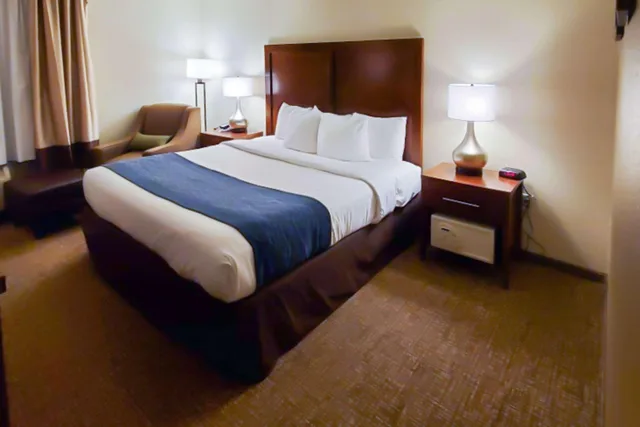 غرفة بسرير كينج، Comfort Inn Oxon Hill - National Harbor 2/5