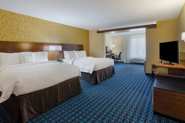 suite, multiple beds، Fairfield Inn And Suites Abingdon 1/2