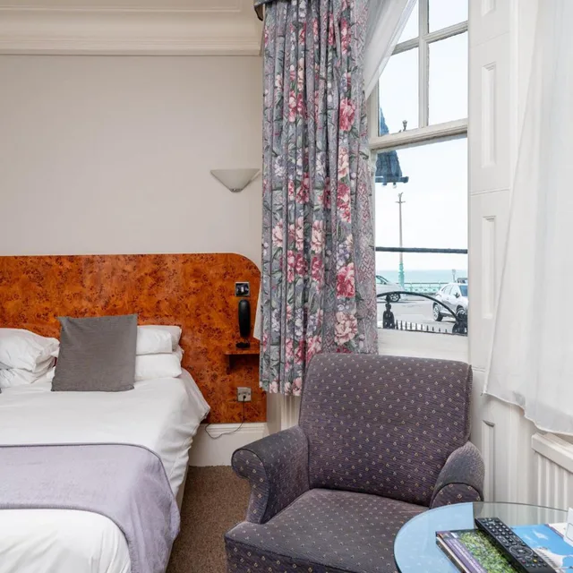 Room, Double Bed, Side Sea View، The Lanes Hotel 2/6