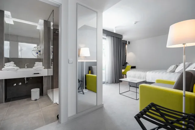 غرفة ديلوكس بسرير مزدوج بإطلالة على المتنزه بشرفة، Hotel Mirjam 2/2