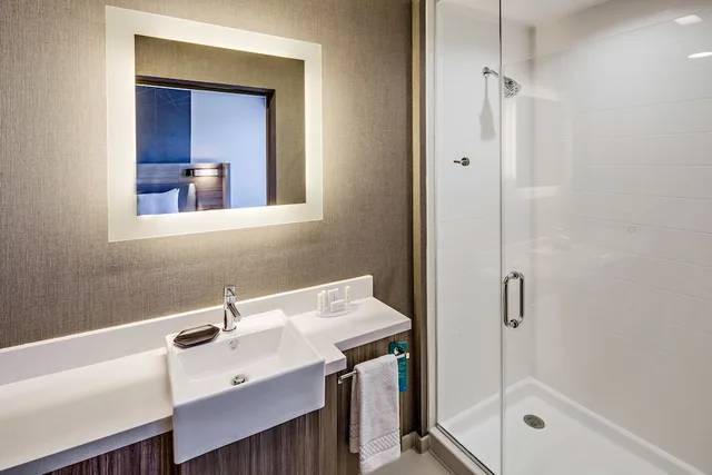 جناح تنفيذي بسرير كينج مع أريكة، Springhill Suites Dayton Vandalia 1/2