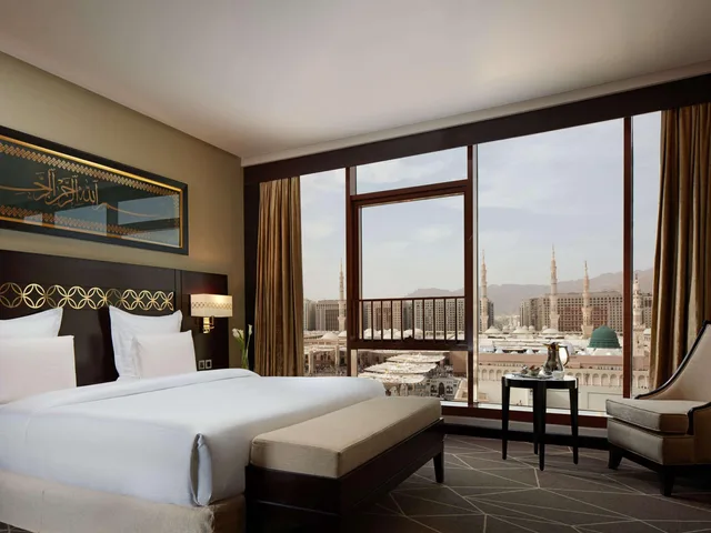 غرفة ديلوكس بسرير كينج بإطلالة، زمزم بولمان المدينة(PULLMAN ZAMZAM MADINA) 2/9
