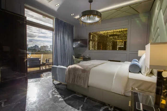 Beyond, Panorama, Suite, Balcony، OLV Fifty Five 1/2