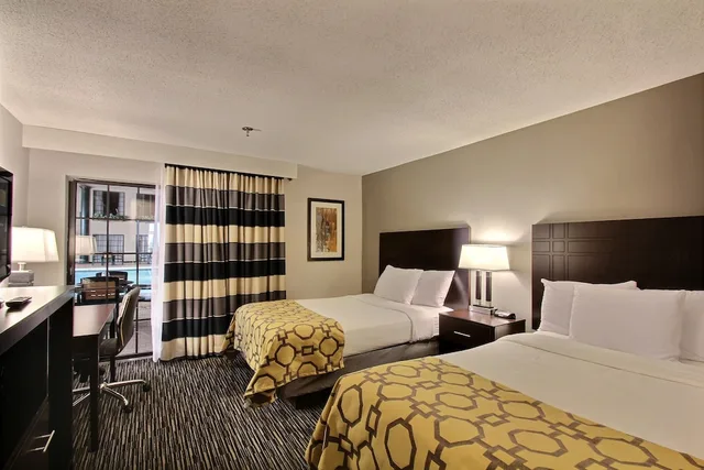 Room, 2 Double Beds, Pool View, Baymont By Wyndham Madison West/Middleton Wi West 1/2