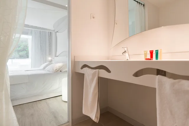 غرفة قياسية بسرير مزدوج، Blanco Hotel Formentera 3/3