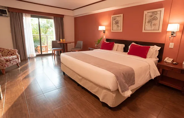 جناح جونيور، Saint George Hotel 1/2