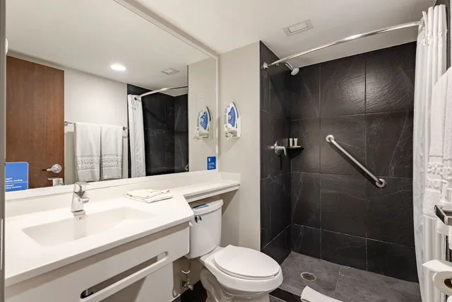 غرفة قياسية بسريرين مزدوجين، City Express by Marriott Guadalajara Aeropuerto 3/3