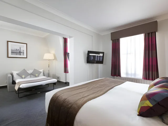 غرفة عائلية بسرير فردي مع أريكة، Thistle London Bloomsbury Park 1/2