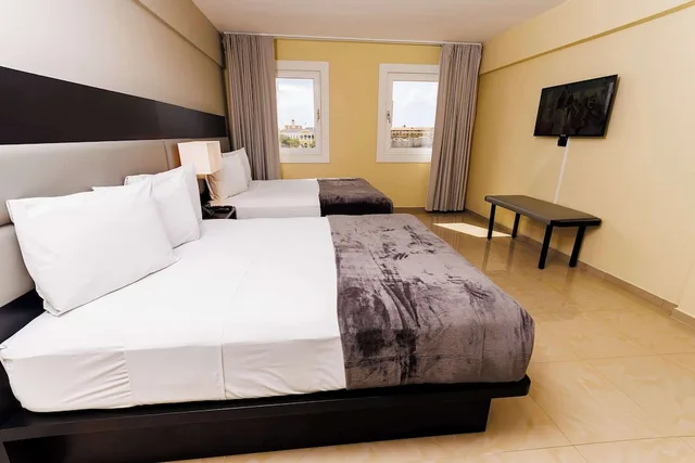 غرفة قياسية بسريرين كوين بإطلالة على المرفأ، Brion City Hotel, BW Signature Collection 3/5