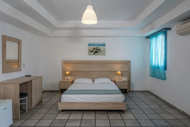 غرفة بسرير مزدوج بإطلالة على الحديقة، Marilisa Hotel 5/6