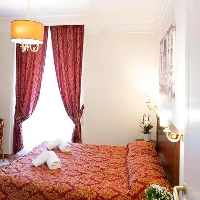 Room, Double or Twin Bed, Hotel Romantica 3/10