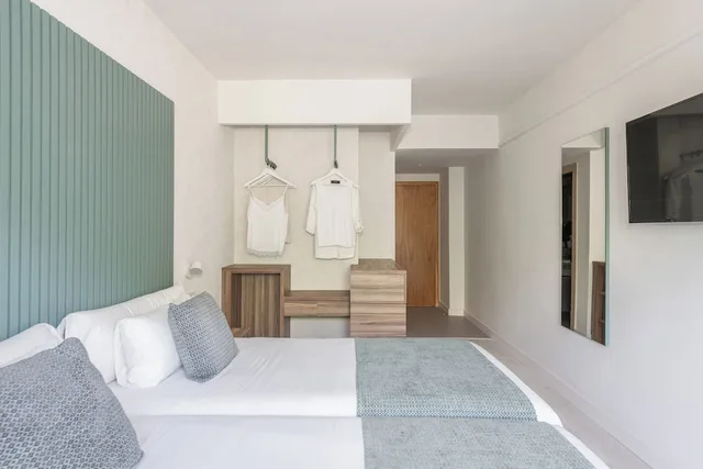 غرفة بسريرين منفصلين بشرفة، Eurosalou Hotel 2/10