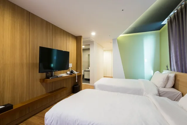 غرفة عائلية ثلاثية بسرير كوين وسريرين منفصلين، Vistacay Hotel Worldcup 4/5