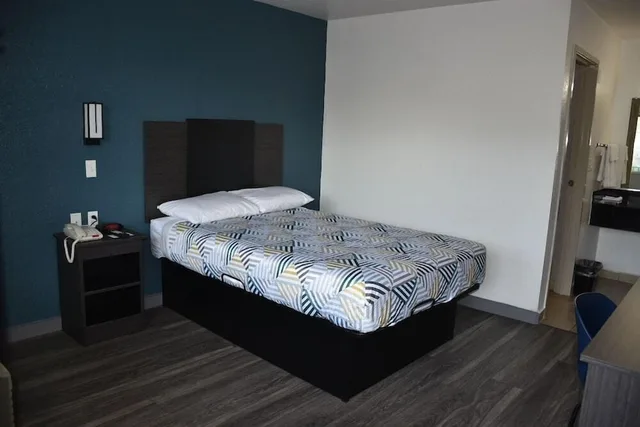 1 Full Bed Non-Smoking، Studio6 Grand Prairie, TX 1/3