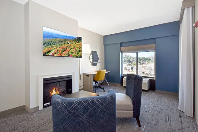1 Bedroom, Holiday Inn Express Boone 8/10