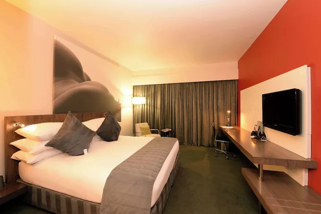 غرفة ديلوكس بسرير كينج، Southern Sun Rosebank 1/10