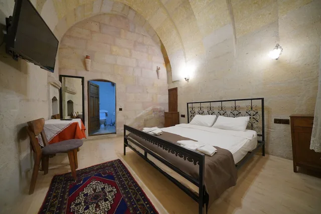Cave, Double Bed، View Cave Hotel 1/10