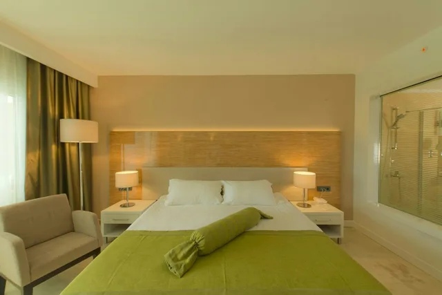 غرفة قياسية بإطلالة على البحر، Bellazure Hotel 2/3