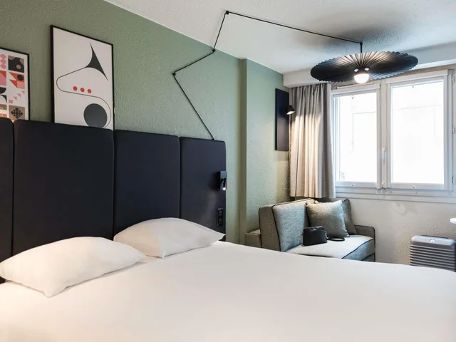 Standard, 1 Double and 1 Single Bed, Sofa, ibis Paris Italie Tolbiac 13ème 4/7