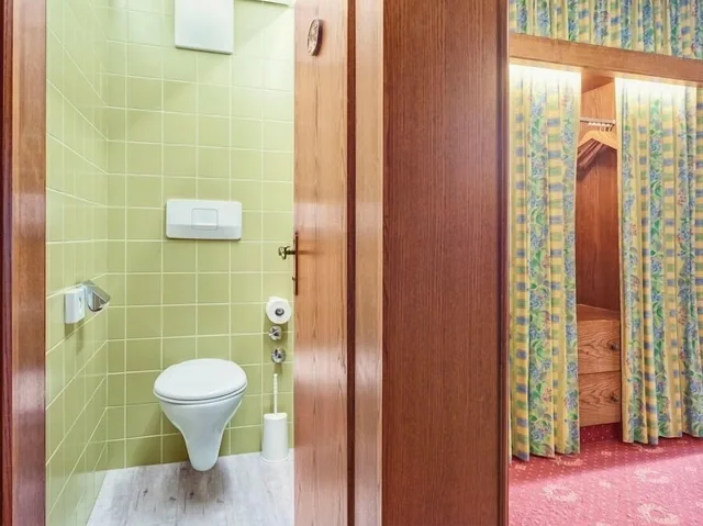 غرفة بسرير كوين، Genuss- und Vitalhotel Moisl 3/5