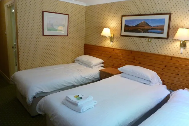 غرفة عائلية بسرير مزدوج وسرير بطابقين، Norseman Hotel 3/7
