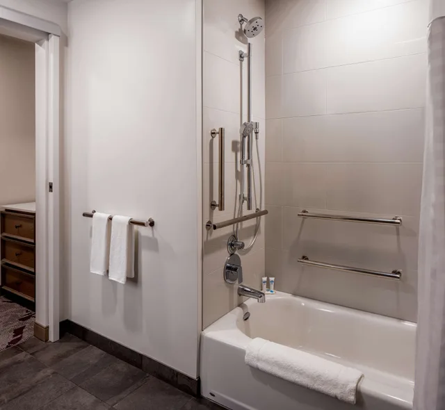 غرفة بسرير كينج مع أريكة لذوي الإعاقة، Hyatt Place Tampa Downtown 1/1