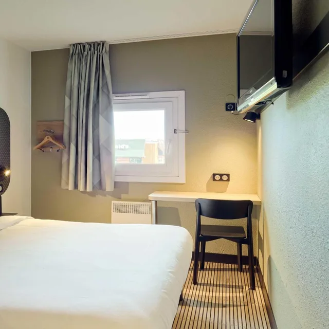 غرفة مزدوجة، B&B Hotel Cergy Pierrelaye 3/8
