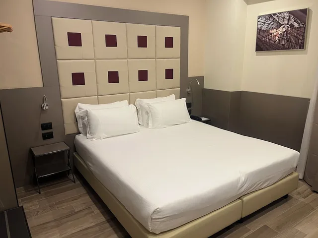 غرفة قياسية بسرير مزدوج، Jr Hotels Bocconi Milano 3/5
