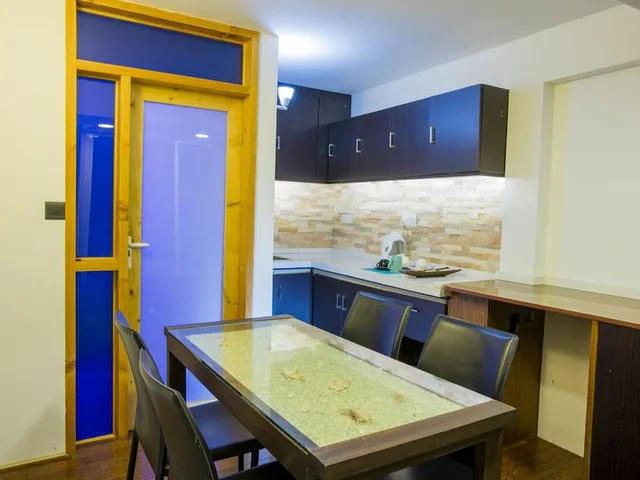 Ripple Beach Inn، Male 36/50