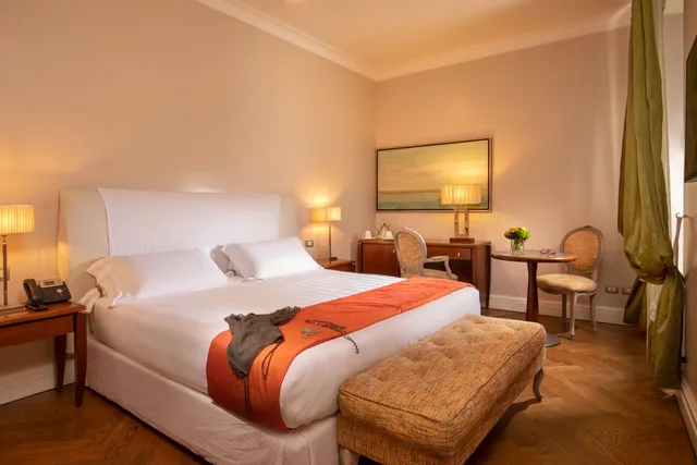 غرفة بسرير كوين في الملحق، Mozart Hotel Rome 2/4